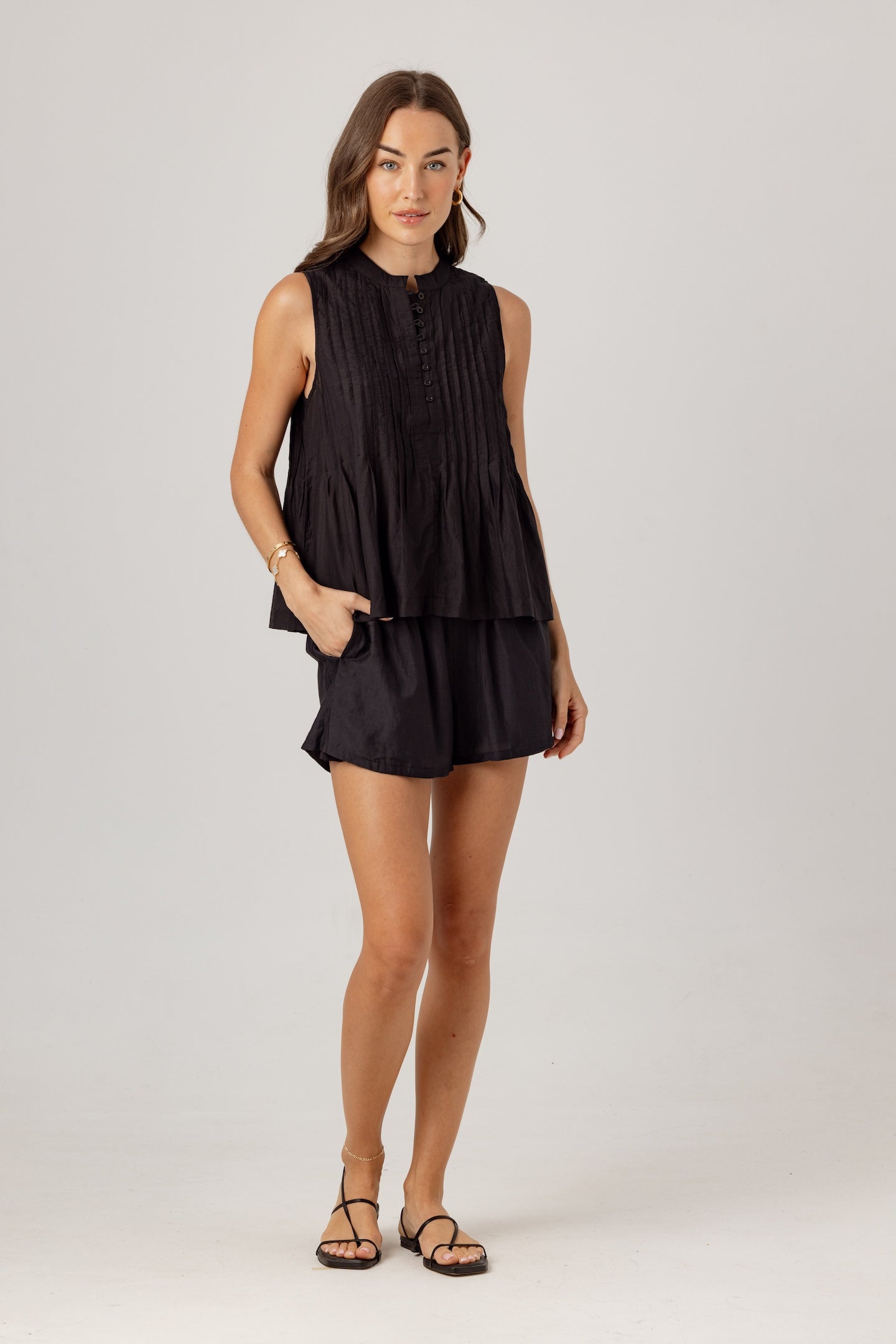COTTON SILK FULLER SHORT