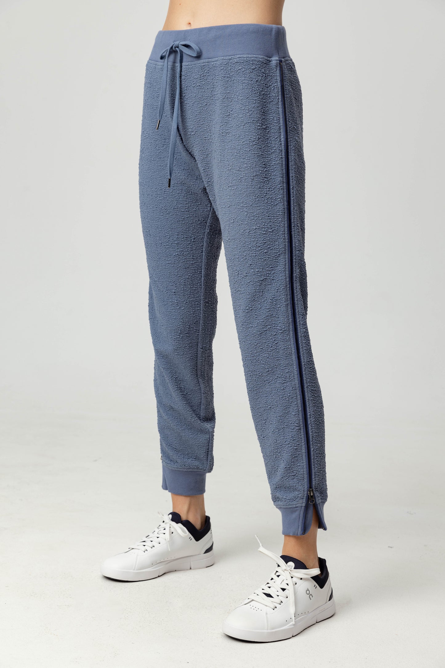 ADIA JOGGER