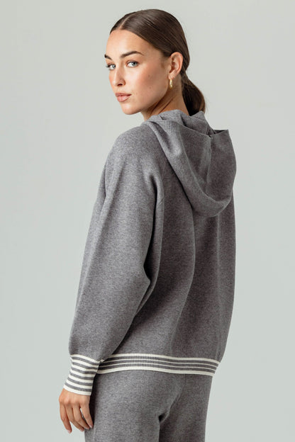 AIRA HOODIE