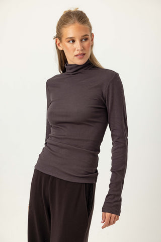 We Are Sundays Women's KATYA TURTLENECK ESPRESSO